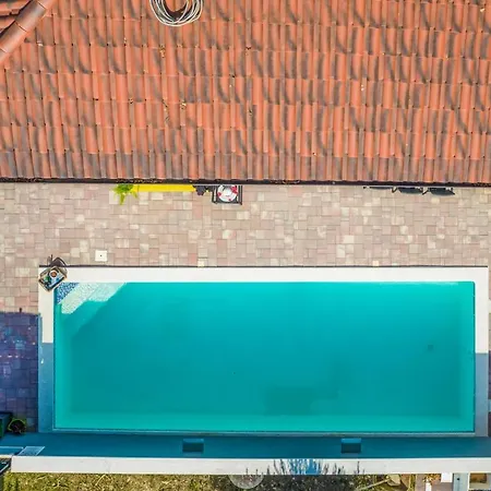 3 Bedroom Stunning In Ferienhaus *