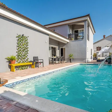 3 Bedroom Stunning In