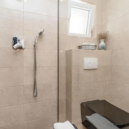 Beautiful In Ferienhaus Privlaka (Zadar)