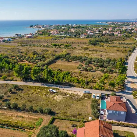 3 Bedroom Stunning In *
