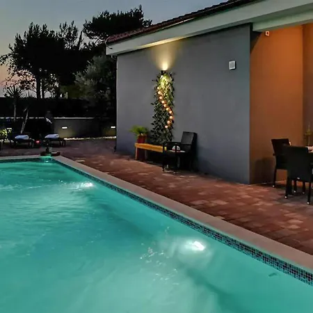 Beautiful In Ferienhaus Privlaka (Zadar)